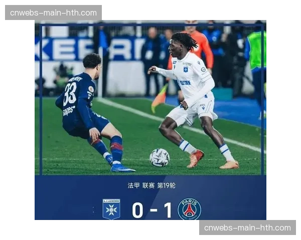 特写：终场哨响，欧塞尔老将门将长跪不起，零封助球队拿下宝贵三分